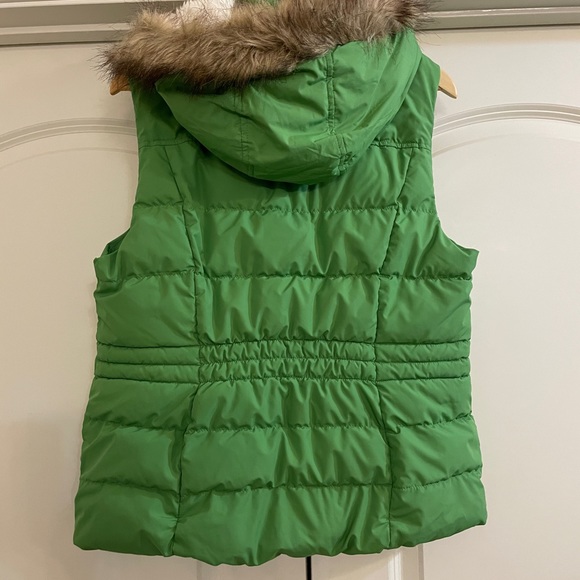 Green Tea puffer vest with removable faux fur hood. - Picture 7 of 10